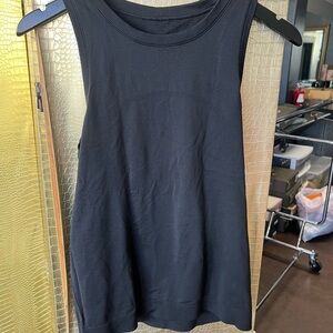 Black Lululemon top